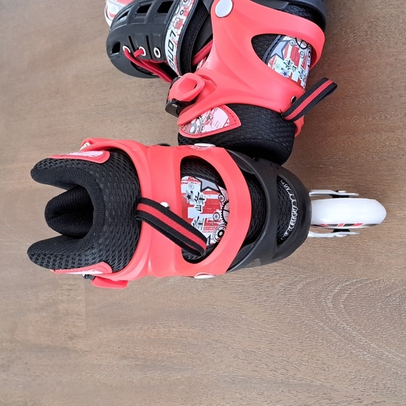 Long Feng Adjustable Inline Skates - Color: Black/Red - Size EU 35-38 (US 3.5-6) - Picture 8 of 9